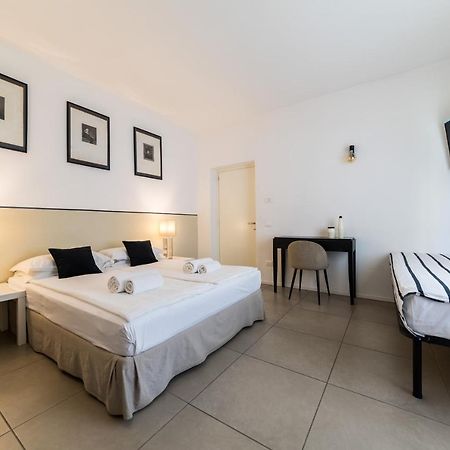 Carly'S Rooms Torbole Sul Garda Extérieur photo