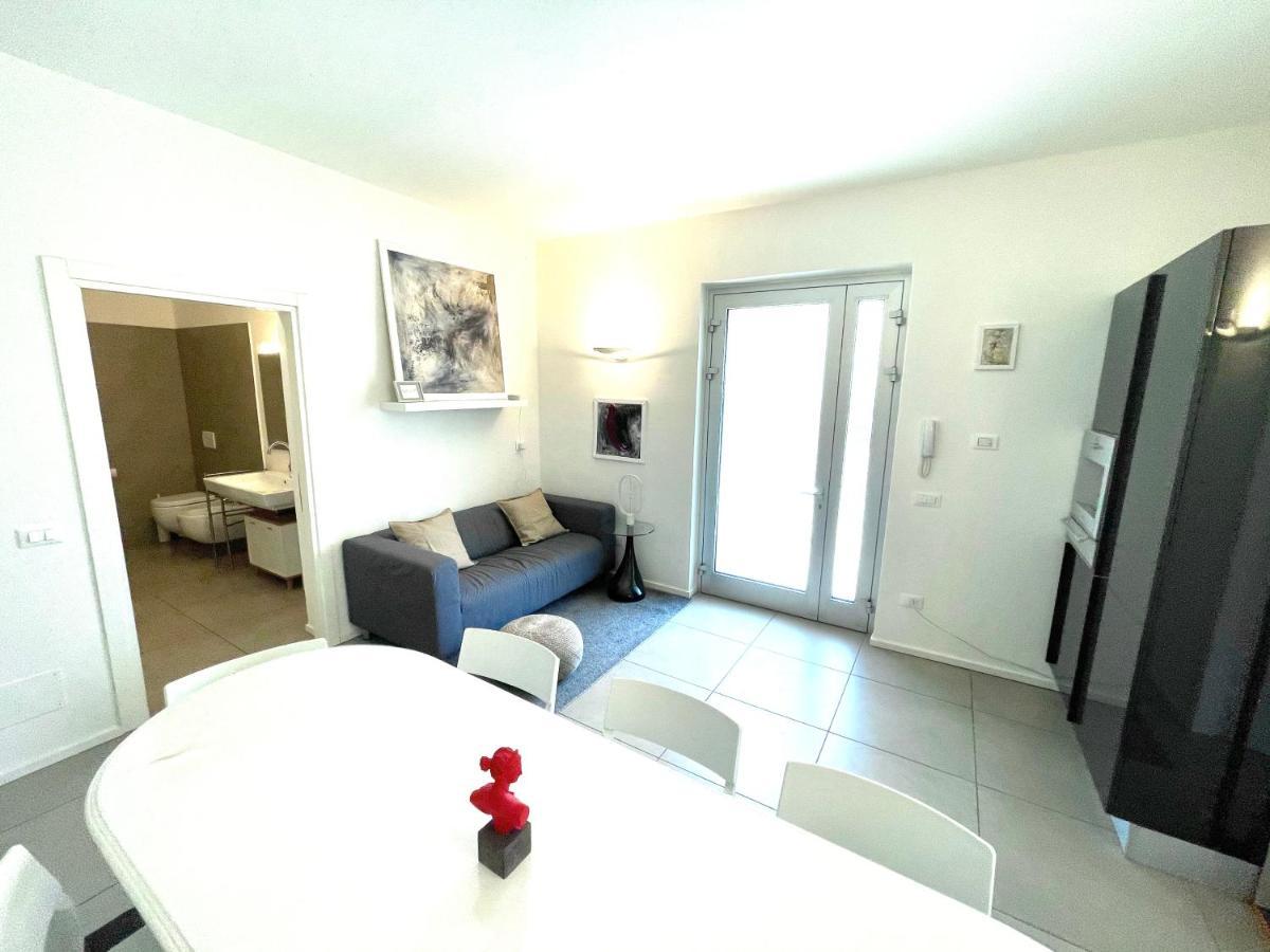 Carly'S Rooms Torbole Sul Garda Extérieur photo