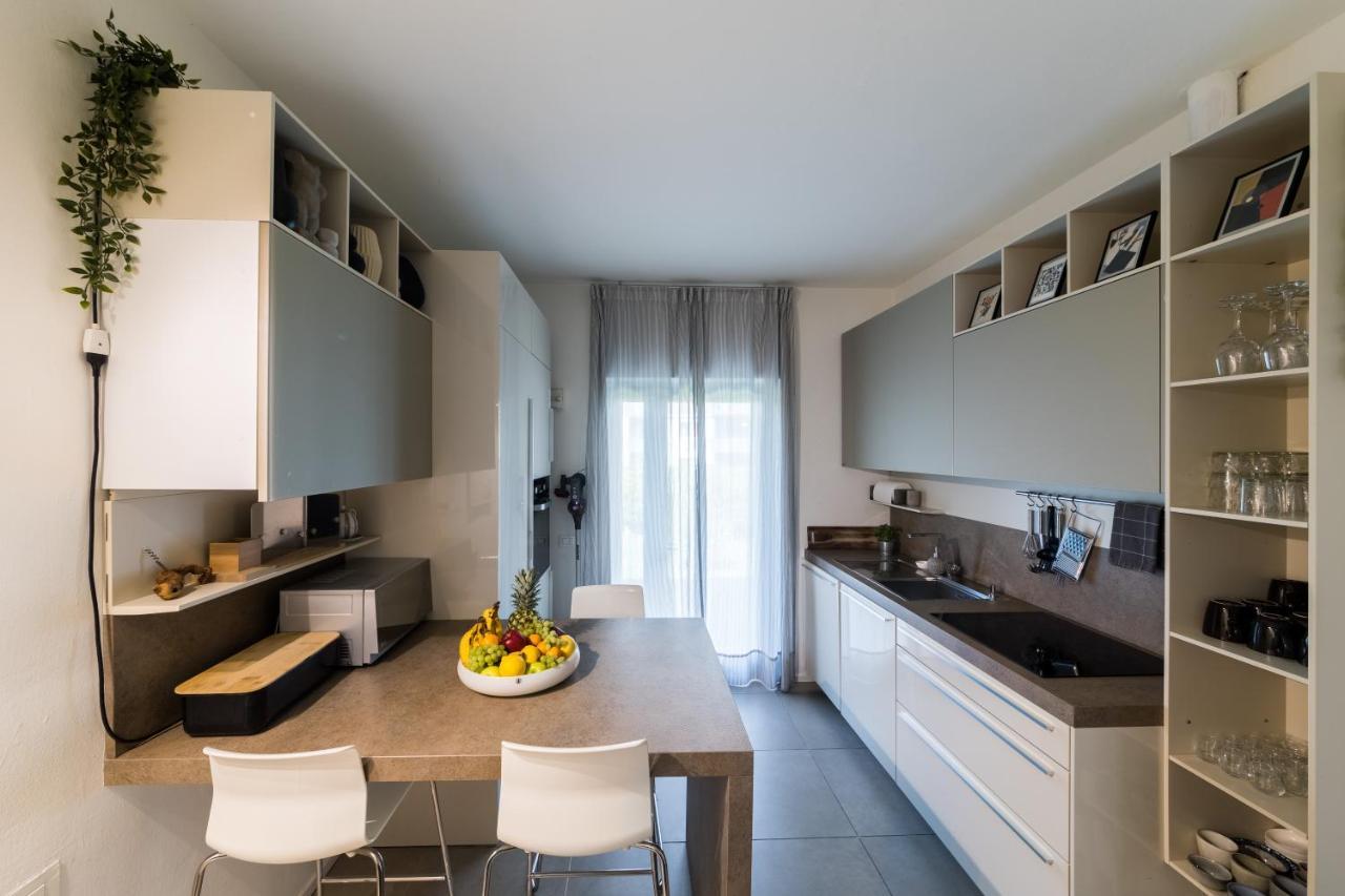 Carly'S Rooms Torbole Sul Garda Extérieur photo