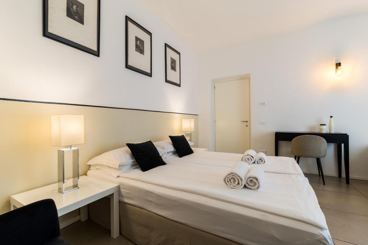 Carly'S Rooms Torbole Sul Garda Extérieur photo