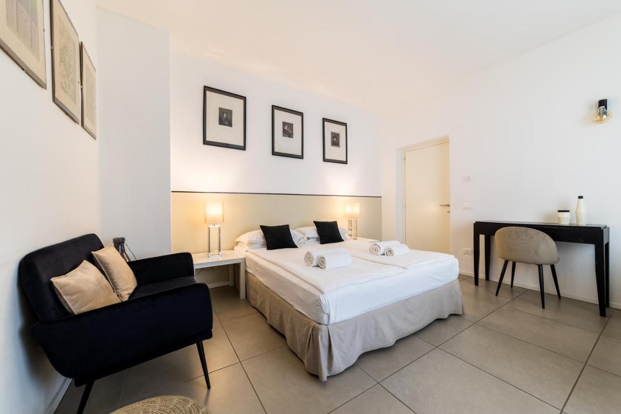 Carly'S Rooms Torbole Sul Garda Extérieur photo
