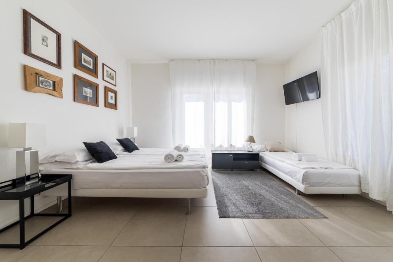 Carly'S Rooms Torbole Sul Garda Extérieur photo